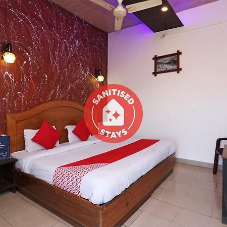Oyo 75571 Sai Pooja Lodging Hotel Mumbai Kültér fotó